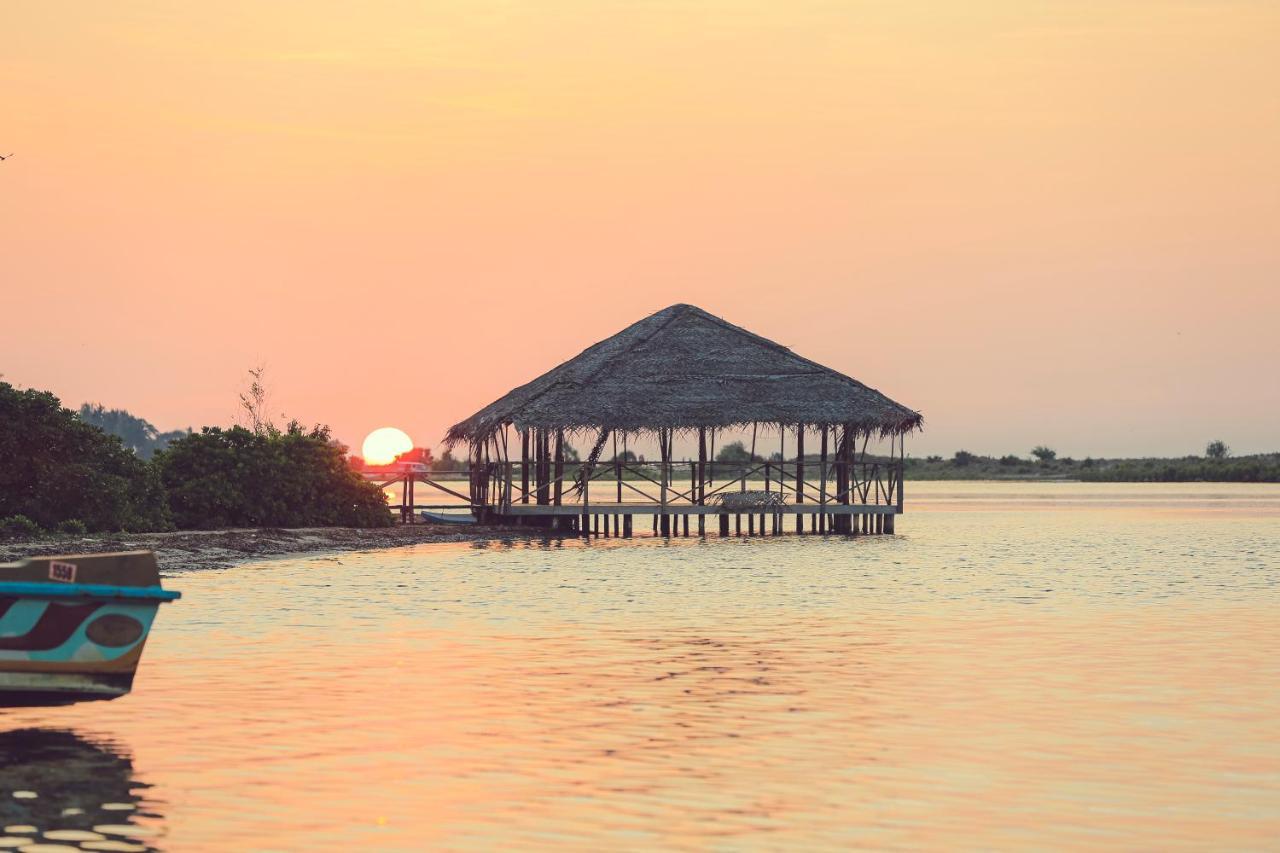 Dinuda Resort Kalpitiya Buitenkant foto