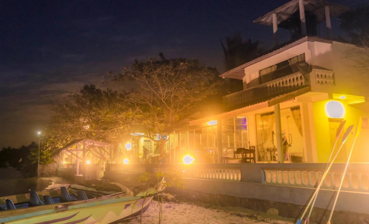 Dinuda Resort Kalpitiya Buitenkant foto