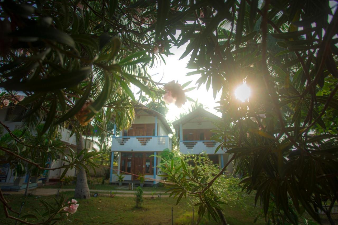Dinuda Resort Kalpitiya Buitenkant foto