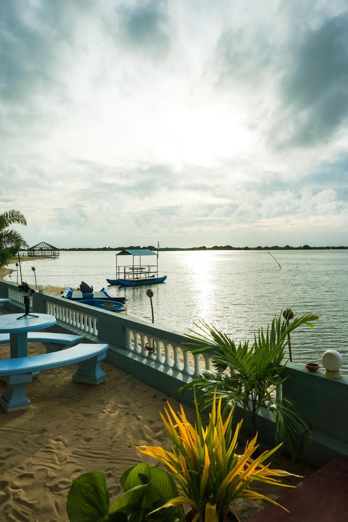 Dinuda Resort Kalpitiya Buitenkant foto